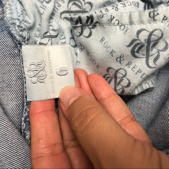 Rock & Republic Fringe Hem Denim Shorts Size 6 - Picture 4 of 4